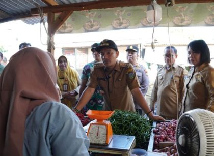 Wali Kota Tebingtinggi, Iman Irdian Saragih, kunjungi Pasar Inpres