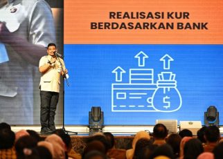Gubenur Sumut, Bobby Nasution, pada acaa akad massal Kredit Usaha