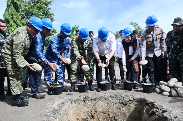 Gubernur Sumut, Bobby Nasution, letakan batu pertama KMP di Desa Wonsari, Kecamatan Tanjung Morawa, Kabupaten Deliserdang