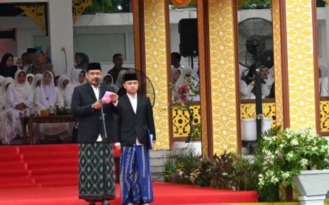 Gubernur Sumut, Bobby Nasution, pada apel akbar Hari Santri Nasional tahun 2025 di Binjai