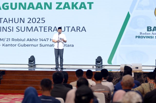 Gubernur Sumut, Bobby Nasution, pada penyerahan zakat Baznas