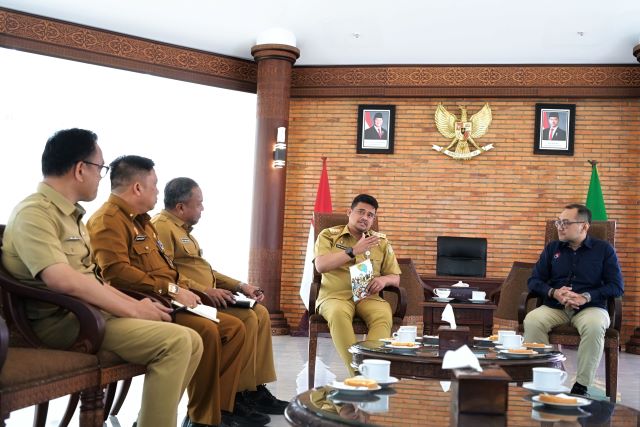 Gubernur Sumut, Bobby Nasution, terima audiensi Telkom