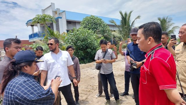 Komisi IV DPRD Medan tinjau penimbunan hutan mangrove di Belawan