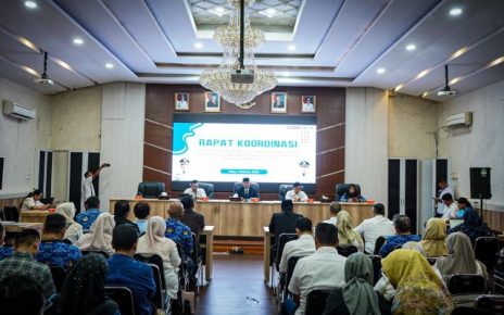 Sekda Kota Medan, Wiriya Alrahman, pimpin rapat soal TBC
