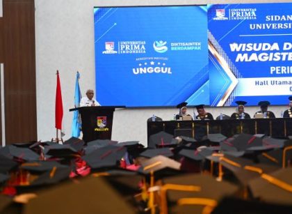 Wakil Gubernur Sumut, Surya, pada Wisuda UNPRI Medan