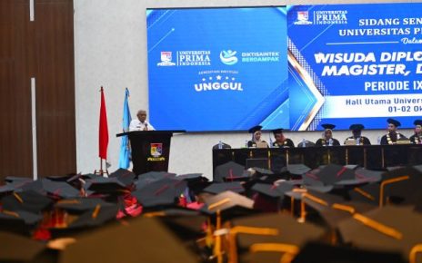Wakil Gubernur Sumut, Surya, pada Wisuda UNPRI Medan