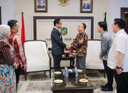 Wali Kota Medan, Rico TRi Putra Bayu Waas, terima kunjungan Konjen RRT