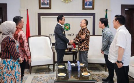 Wali Kota Medan, Rico TRi Putra Bayu Waas, terima kunjungan Konjen RRT