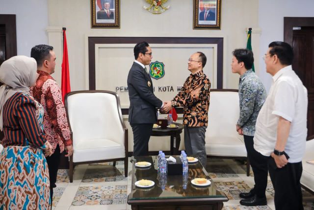 Wali Kota Medan, Rico TRi Putra Bayu Waas, terima kunjungan Konjen RRT