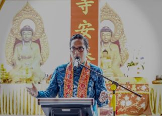 Wali Kota Medan, Rico Tri Putra Bayu Waas, pada peletakan batu pertama Vihara Bhoga Prajna Amplas Medan