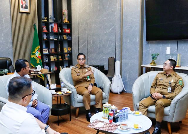 Wali Kota Medan, Rico Tri Putra Bayu Waas, terima audiensi MHKI Sumut