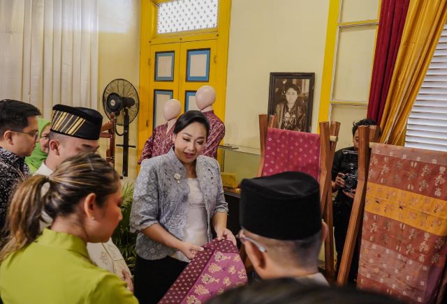 Airin Rico Waas hadiri pembukaan Pembinaan Wastra Warna Alam Tenun Songket Melayu