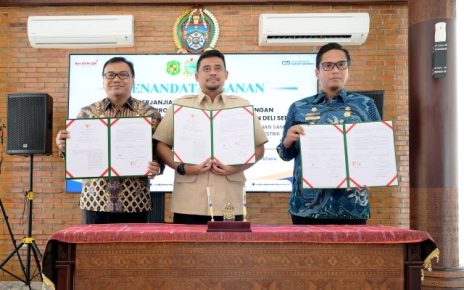 Gubernur Sumut, Bobby Nasution, Wali Kota Medan, Rico Waas dan Bupati Deliserdang, Asri Ludin Tambunan, tandatangani MoU kelola sampah jadi energi listrik