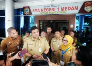 Gubernur Sumut, Bobby Nasution, ber keterangan usai monitoring pelaksanaan TKA