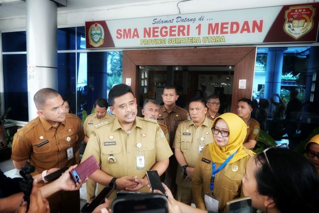 Gubernur Sumut, Bobby Nasution, ber keterangan usai monitoring pelaksanaan TKA