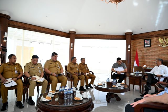 Gubernur Sumut, Bobby Nasution, bertemu Bupati Nias di Kantor Gubernur