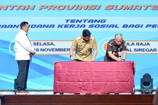 Gubernur Sumut, Bobby Nasution dan Kajatisu, Harli Siregar, tanda tangani MoU 1