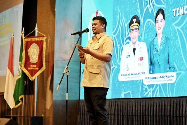 Gubernur Sumut, Bobby Nasution, pada penutupan lomba tata tertib PKK