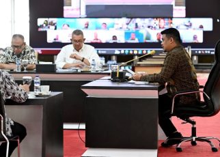 Gubernur Sumut, Bobby Nasution, pimpin rapat internal evaluasi SAKIP