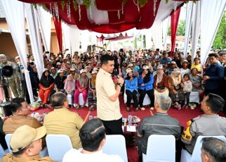 Gubernur Sumut, Bobby Nasution, tanam padi & beri bantuan alat pertanian di Asahan