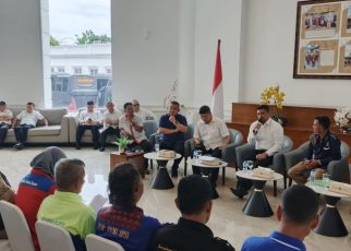 Gubernur Sumut, Bobby Nasution, terima perwakilan pendemo di Kantor Gubernur