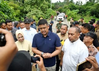 Gubernur Sumut, Bobby Nasution, tnjau jembatan Desa Sei Musam dan Kuala Musam Batang Serangan