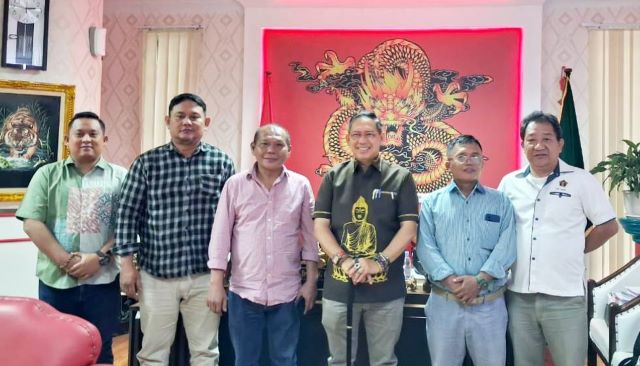Ketua DPRD Medan, Wong Chun Sen, terima Panitia Natal PWI Sumut 2025