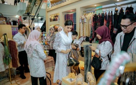 Ketua Dekranasda Sumut, Kahiyang Ayu, pada Gebyar Kriya Nusantara dan Jogja Investment