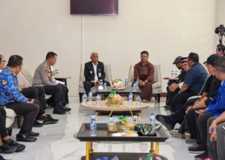 Wakil Gubernur Sumut, Surya & Sekdaprov menerima perwakilan masyarakat Desa Sihaporas