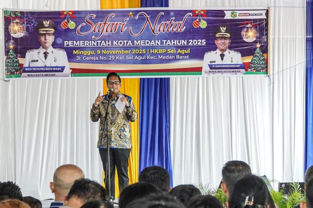 Wali Kota Medan, Rico Tri Putra Bayu Waas, pada safari Natal di Gereja HKBP Sei Agul Medan Barat