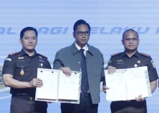 Wali Kota Medan, Rico Tri Putra Bayu Waas, teken MoU pelaksanaan pidana kerja sosial dengan Kejari Medan