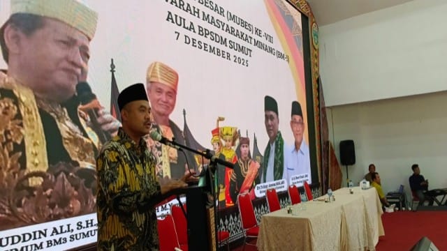 Ketua BM-3 Sumut, Farianda Putra Sinik, berikan sambutan