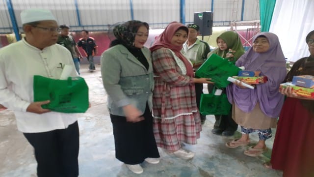 Anggota DPRD Medan Fraksi Hanura-PKB, Roma Uli Silalahi, foto bersama usai Sosper XII TA 2025 di Marelan