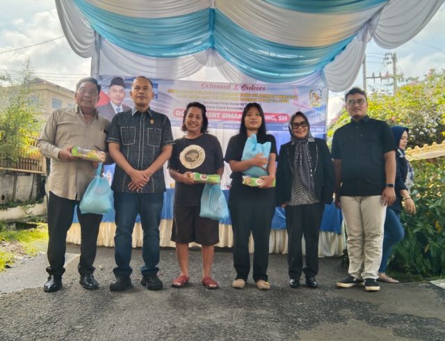 Anggota DPRD Medan Fraksi Partai Demokrat, Dodi R Simangunsong, foto bersama usai Sosper XII TA 2025 di Medan Kota