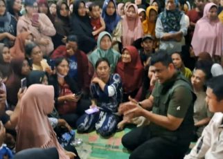 Gubernur Sumut, Bobby Nasution, kunjungi warga terdampak banjir di Langkat