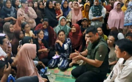 Gubernur Sumut, Bobby Nasution, kunjungi warga terdampak banjir di Langkat