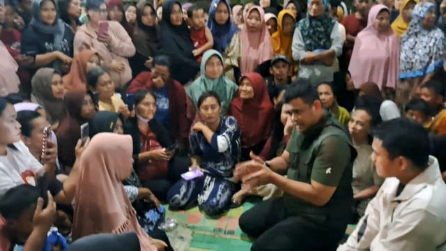 Gubernur Sumut, Bobby Nasution, kunjungi warga terdampak banjir di Langkat