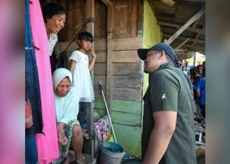 Gubernur Sumut, Bobby Nasution, sapa warga terdampak banjir di Langkat (1)
