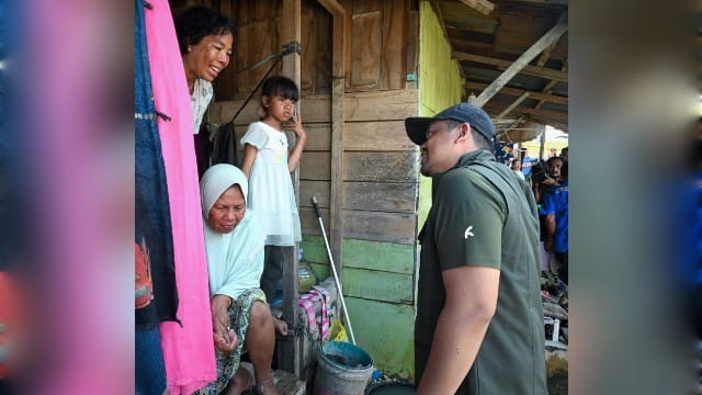 Gubernur Sumut, Bobby Nasution, sapa warga terdampak banjir di Langkat (1)