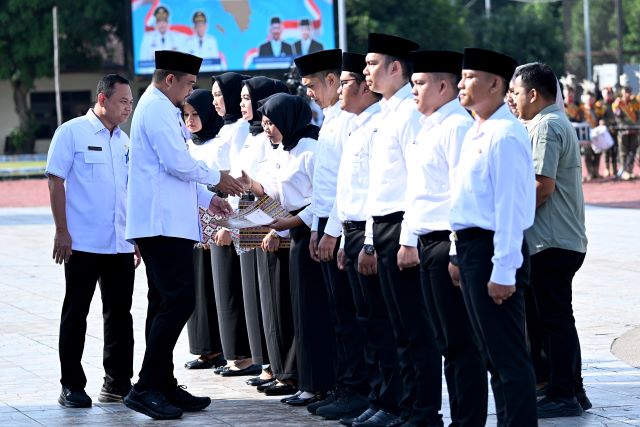 Gubernur Sumut, Bobby Nasution, seahkan SK PPPK Paruh Waktu