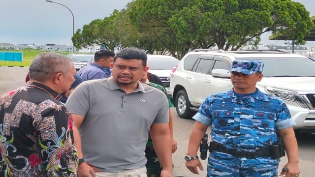 Gubernur Sumut, Bobby Nasution, tiba di Lanud Soewondo Medan