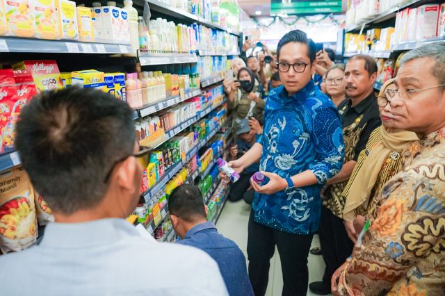 Wali Kota Medan, Rico Tri Putra Bayu Waas, sidak supermarket jelang Nataru