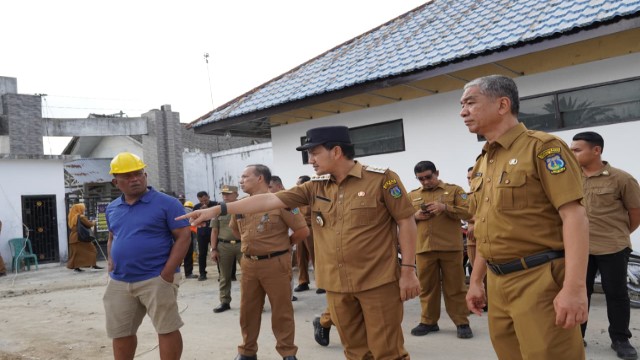 Wali Kota Tebingtinggi, Iman Irdian Saragih, tinjau sejumlah proyek revitalisasi_1