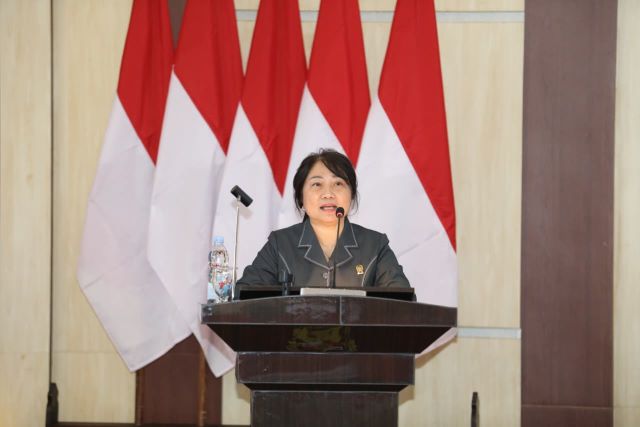 Anggota DPRD Medan Fraksi PDI Perjuangan, Lily,