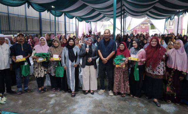 Anggota DPRD Medan Fraksi PKB, Roma Uli Silalahi, foto bersama usai Sosper 1 TA 2026 di Marelan