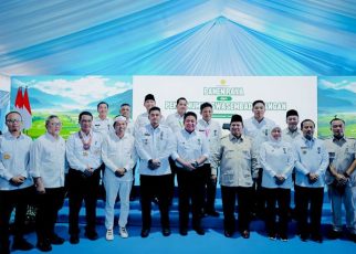 Gubernur Sumut, Bobby Nasution, foto bersama usai terima Satya Lencana Wirakarya dari Presiden