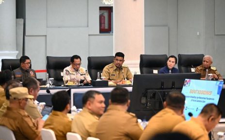 Gubernur Sumut, Bobby Nasution, pada Rakor Percepatan Rehabilitasi & Rekonstruksi Pasca Bencana