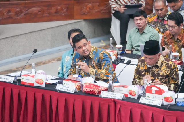 Gubernur Sumut, Bobby Nasution, pada Rakor pemulihan bencana bersama Mendagri 1