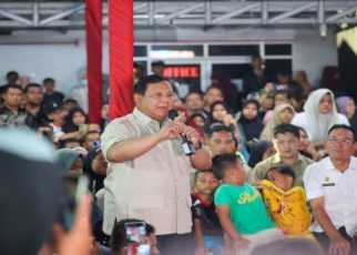 Presiden Prabowo di lokasi pengungsian Tapsel