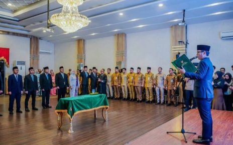 Wali Kota Medan, Rico Tri Putra Bayu Waas, lantik Direksi BUMD Kota Medan